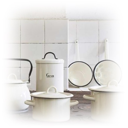 Tål maskindisk. Produkterna i kollektionen Emil's Emalj håller hög kvalitet och tål långvarig användning.